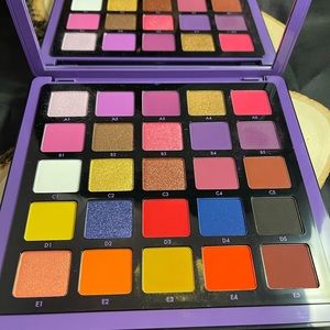 Anastasia Beverly Hills eyeshadow palette